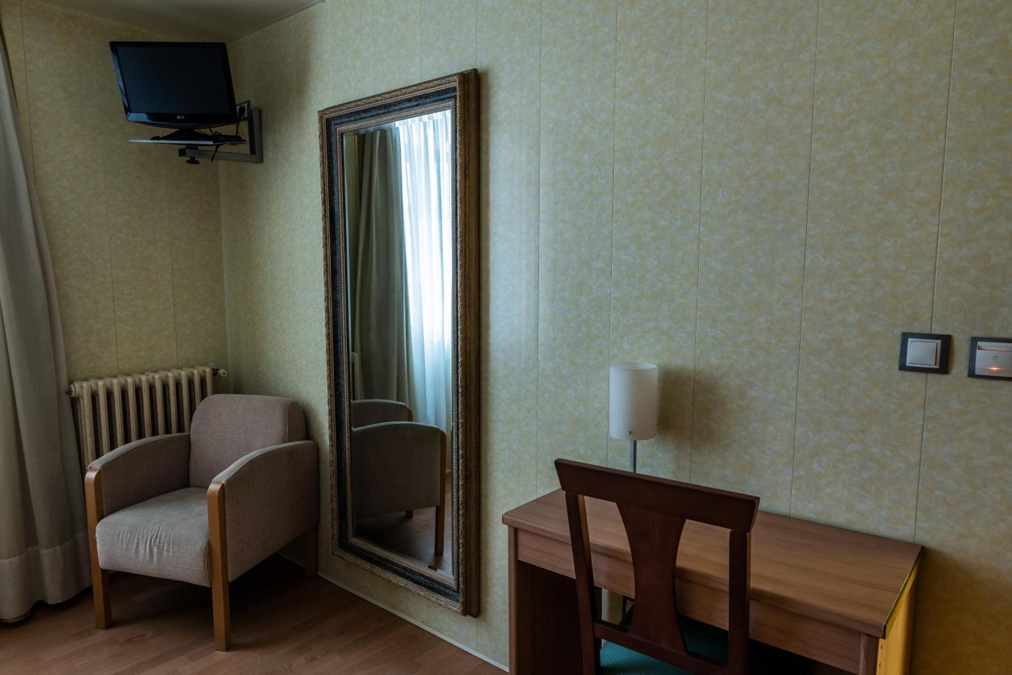 Superior Twin Room,1546518892:JPEG