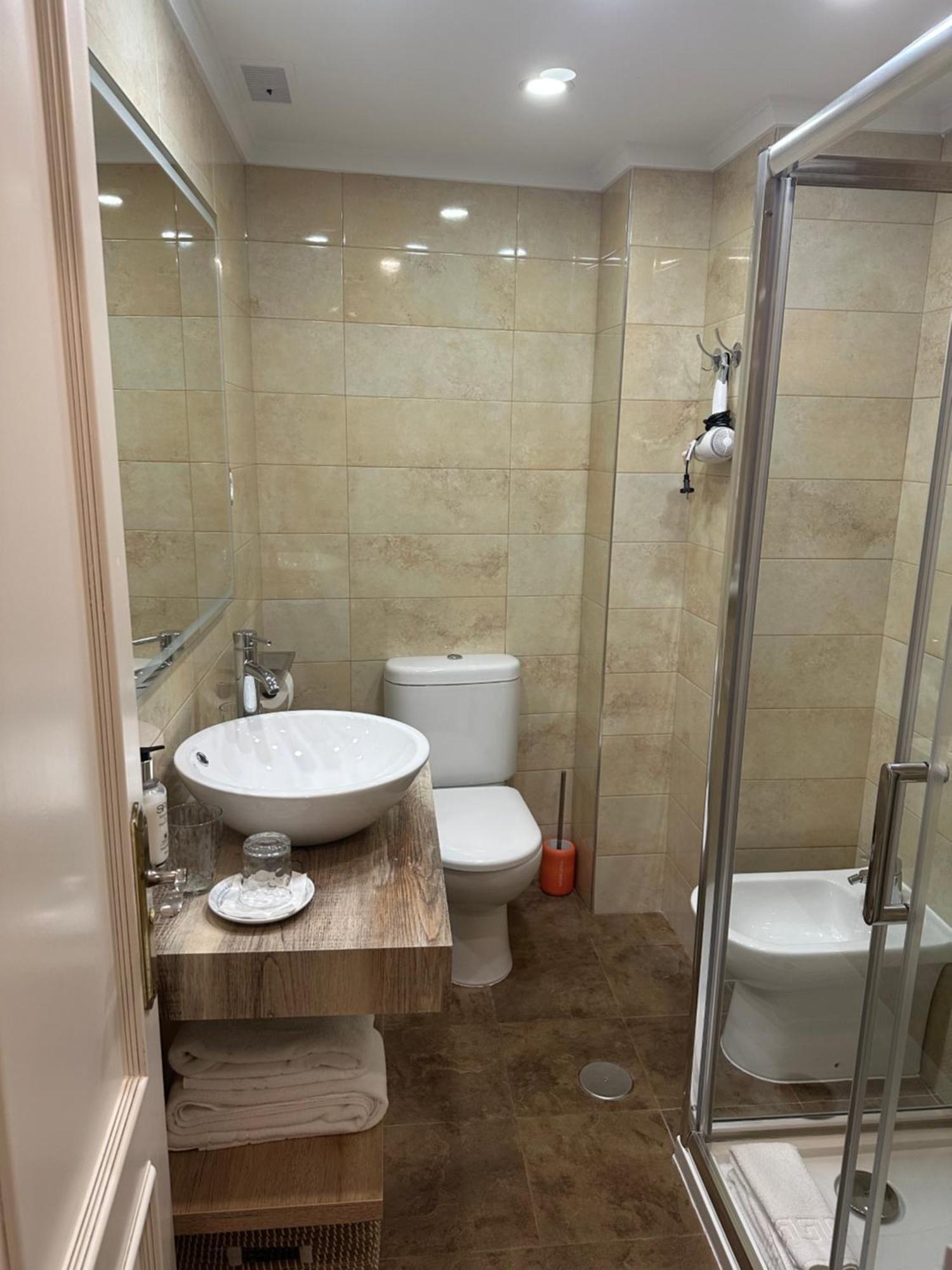 Large Double or Twin Room